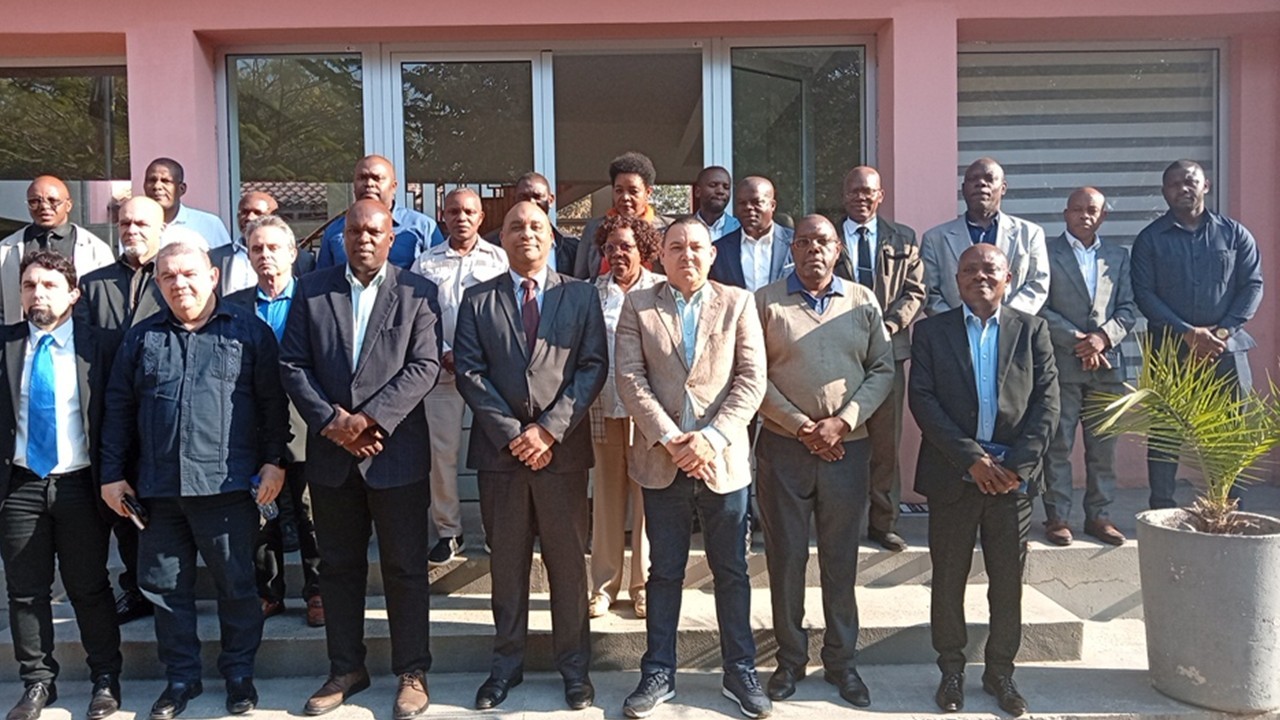 UJES RECEBE EMBAIXADOR DA REPÚBLICA DE CUBA EM ANGOLA